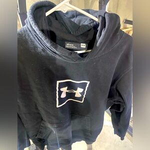 Men’s Black Medium Under Armour Sweatshirt.